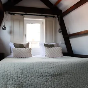 https://hotel-dwars.amsterdamhotelsnl.com